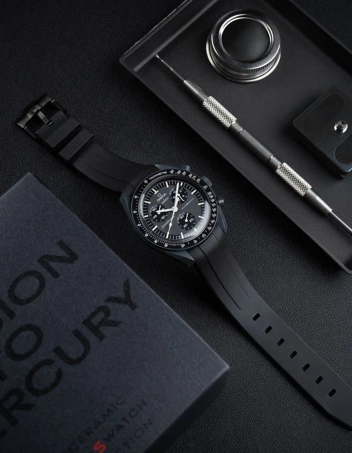 Curved rubber strap - black
