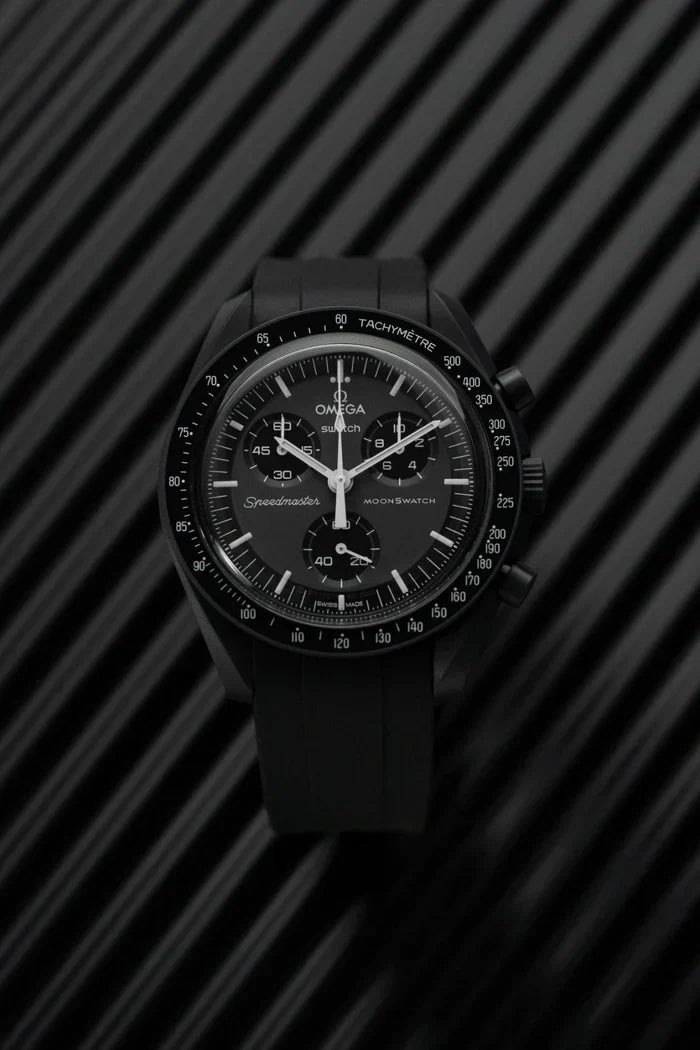 Curved rubber strap - black